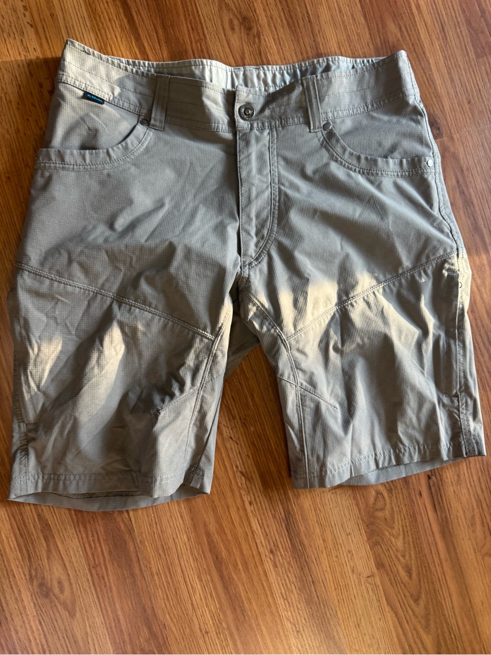 KUHL mens Kargo shorts 34